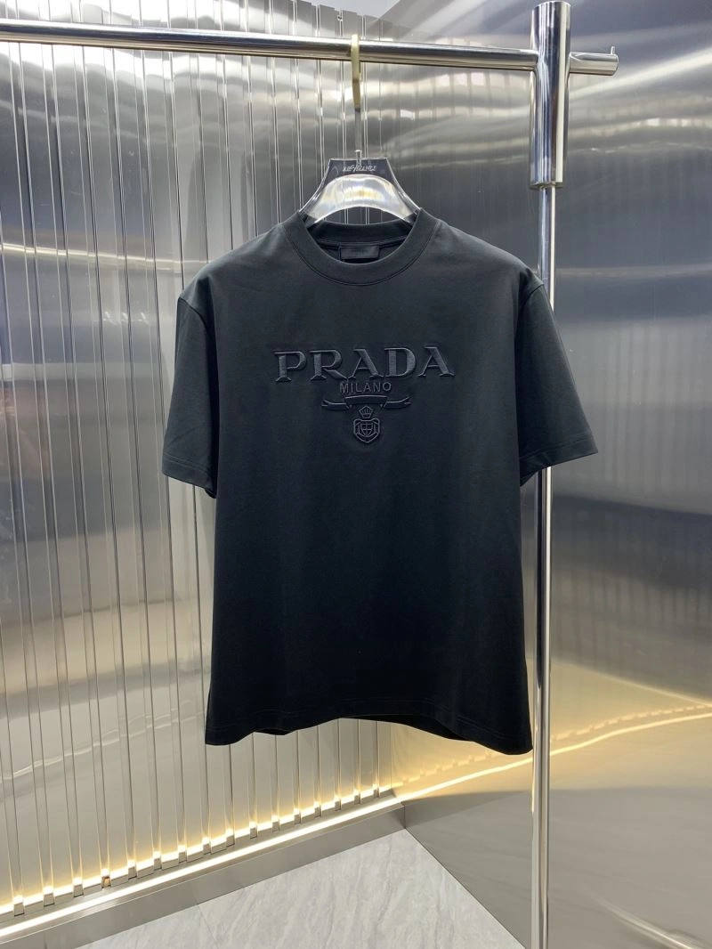 Refined Prada T-Shirts 168677