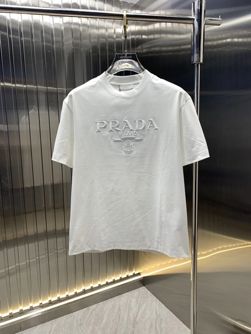 Refined Prada T-Shirts 168677