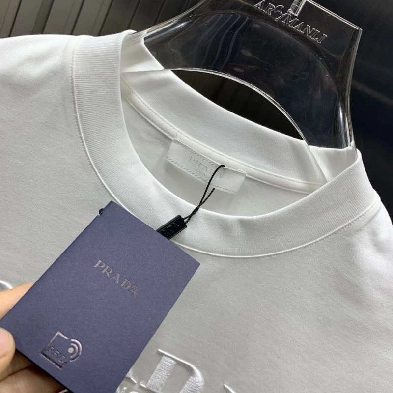 Refined Prada T-Shirts 168677