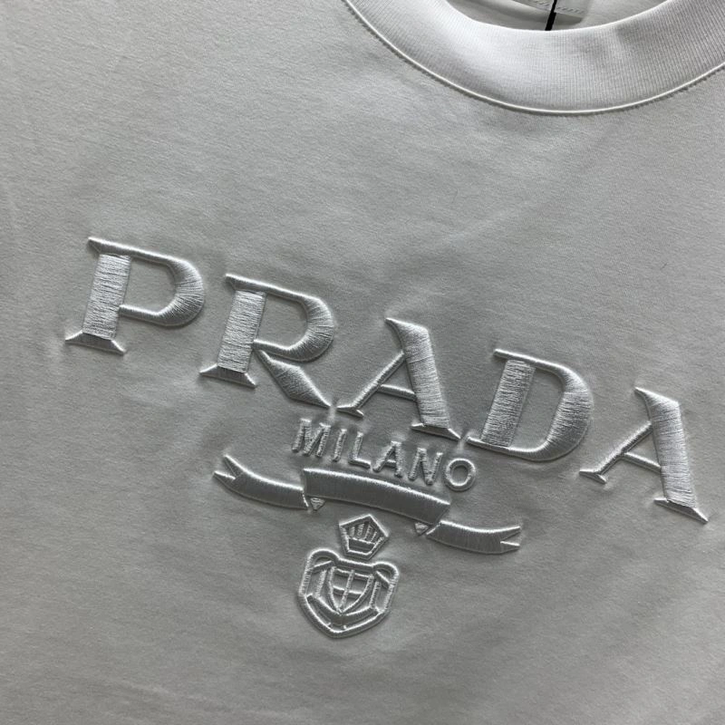 Refined Prada T-Shirts 168677