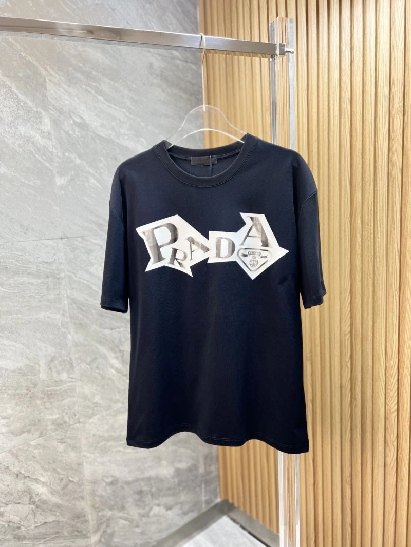 Trendsetting Prada T-Shirts 168674