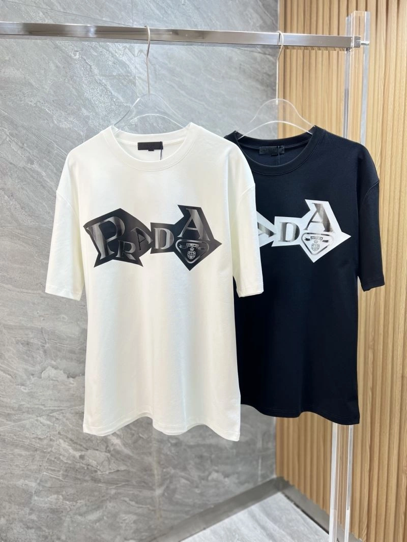 Trendsetting Prada T-Shirts 168674