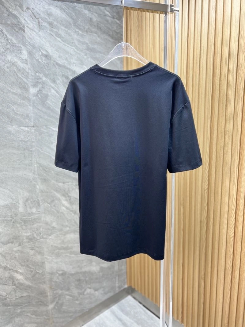 Trendsetting Prada T-Shirts 168674