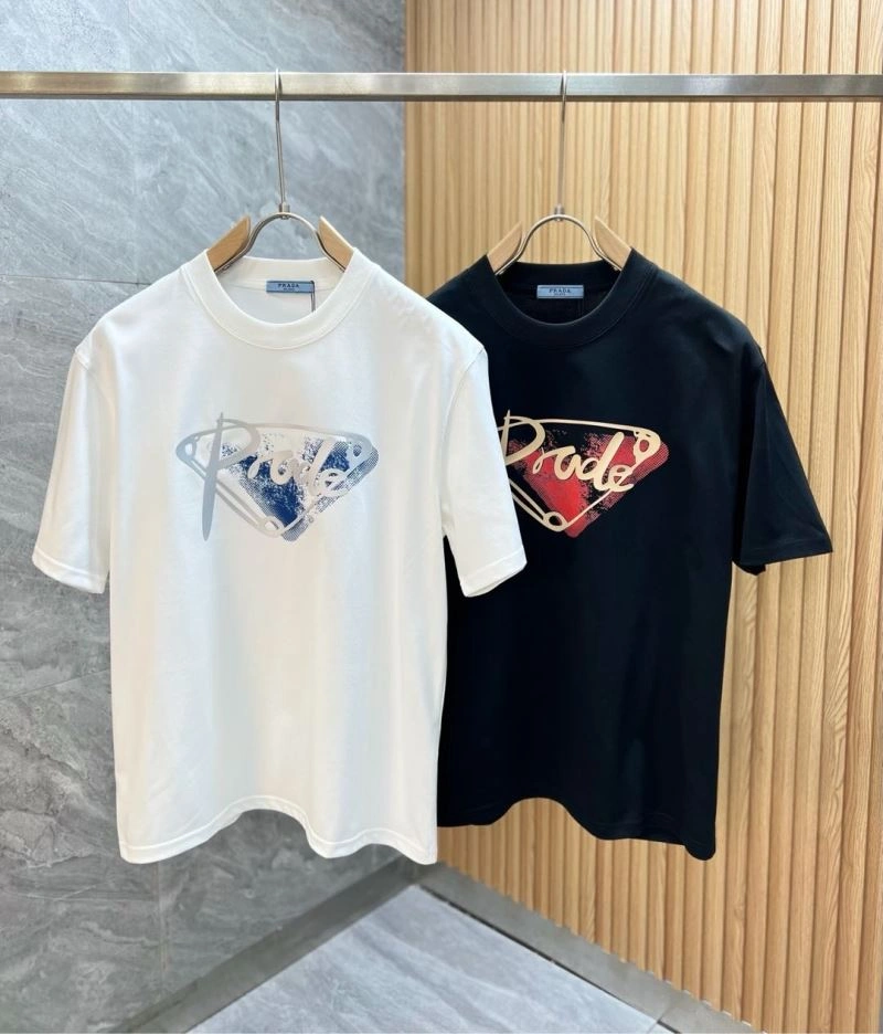 Unisex Prada T-Shirts 168662