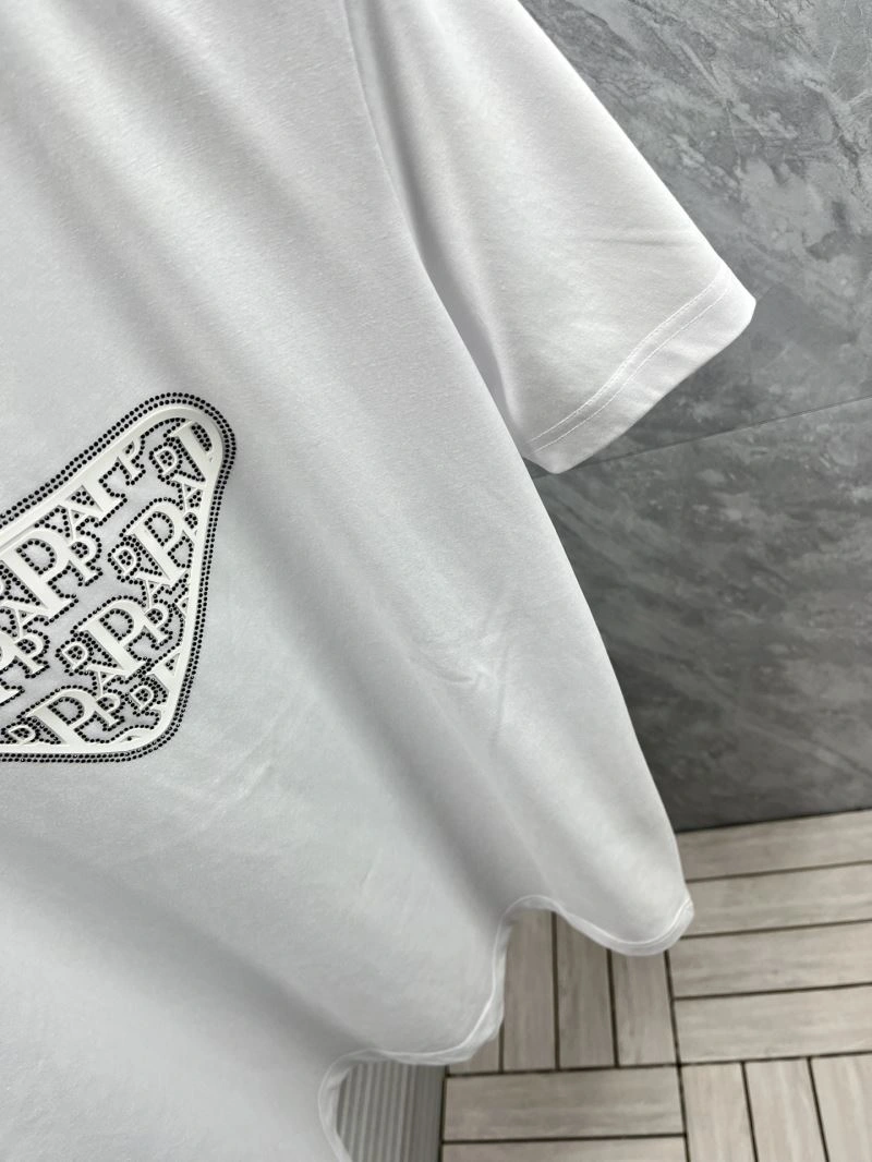 ModernLook Prada T-Shirts 168659