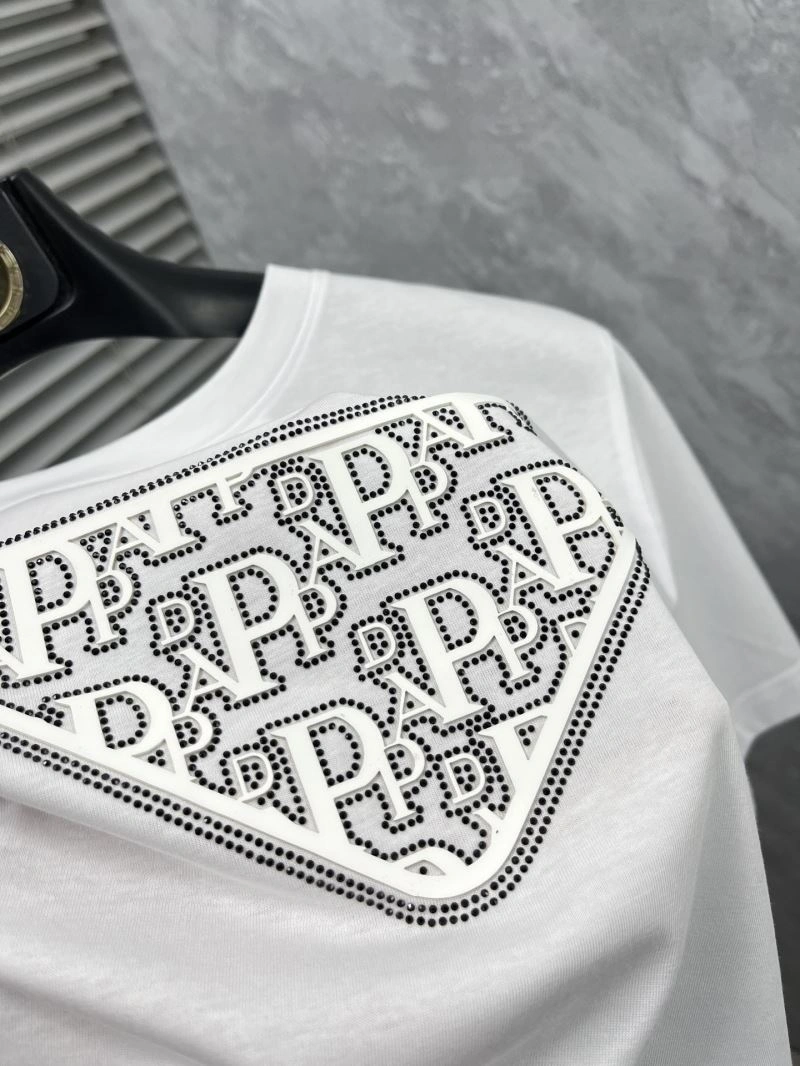ModernLook Prada T-Shirts 168659