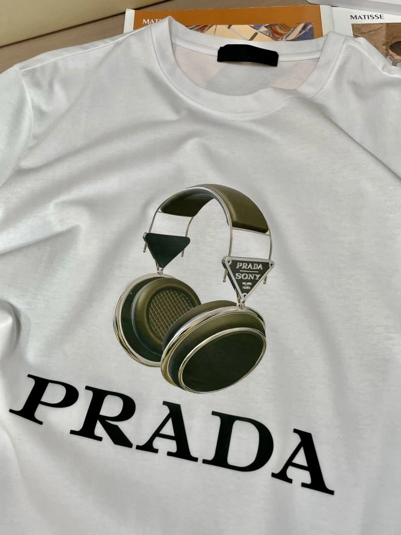 Refined Prada T-Shirts 168635