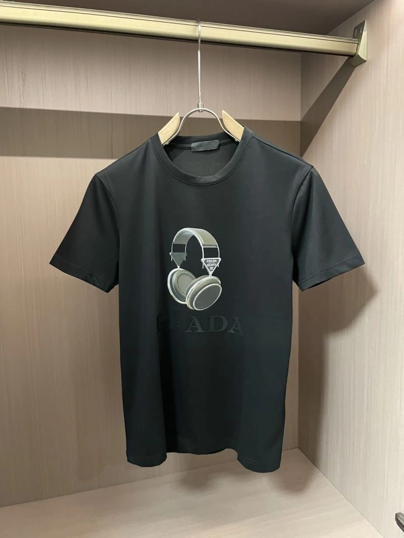 Refined Prada T-Shirts 168635