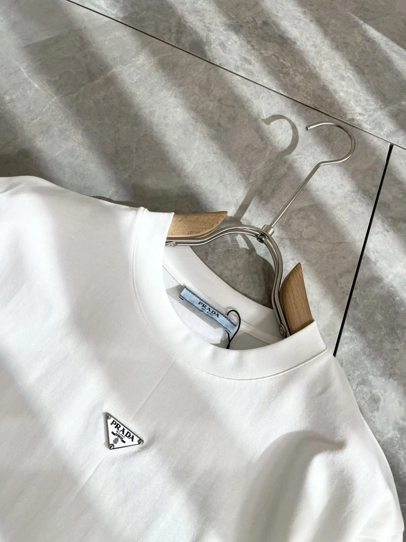 Supportive Prada T-Shirts 168625