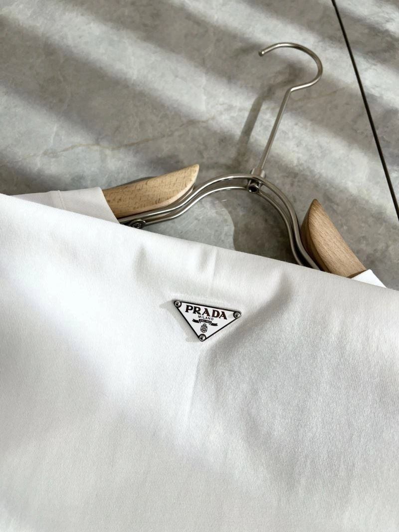 Supportive Prada T-Shirts 168625