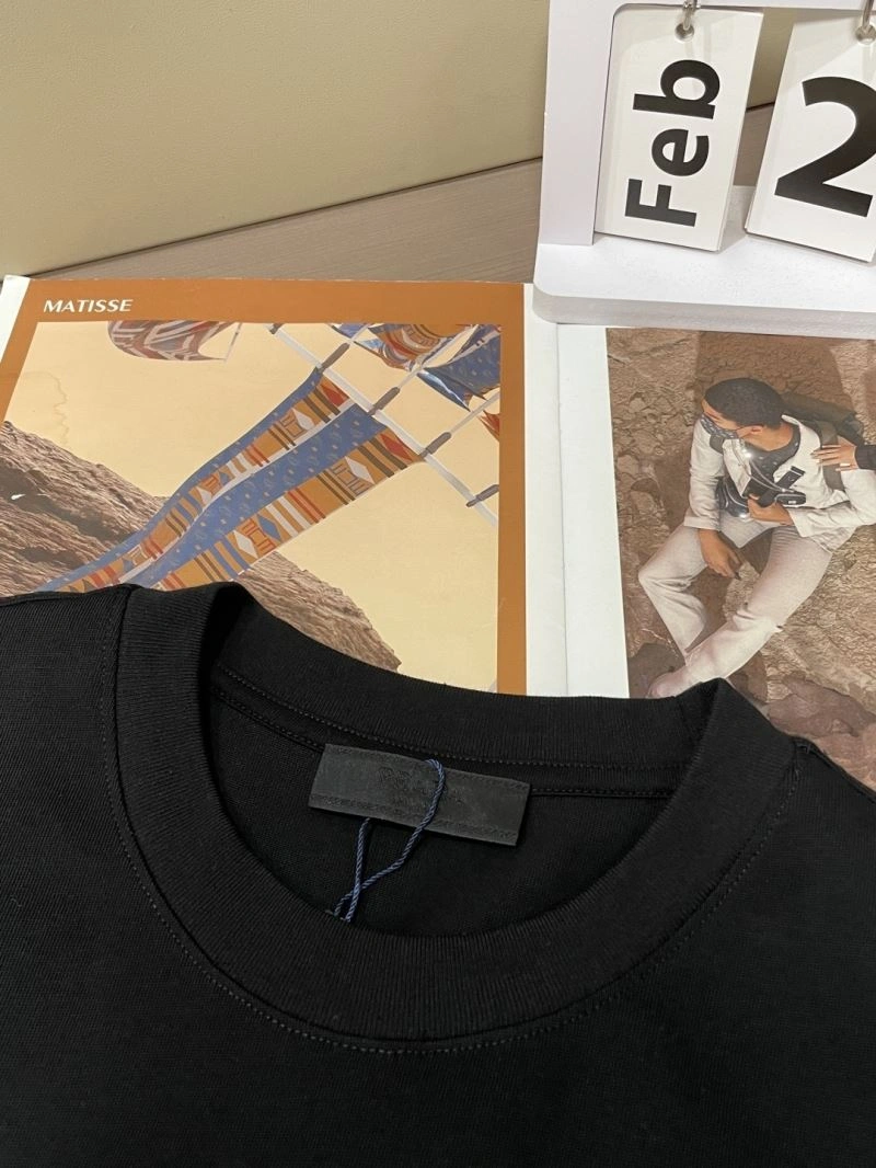 ModernLook Prada T-Shirts 168641