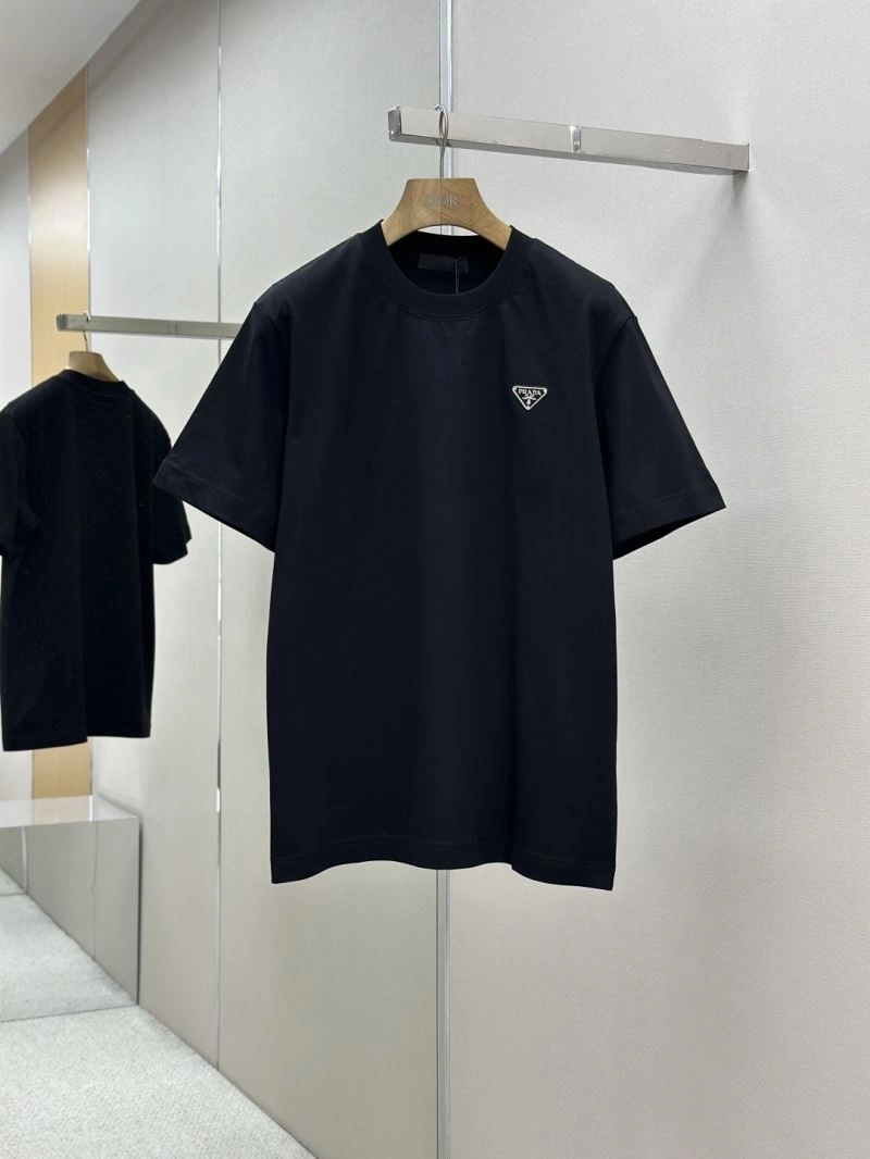 Prada T-Shirts Sleek 168588