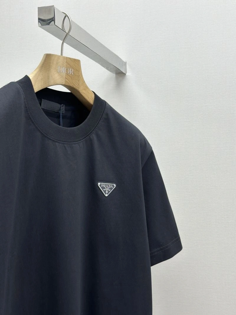 Prada T-Shirts Sleek 168588