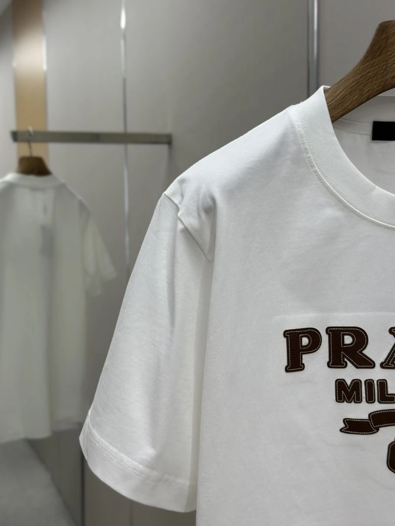 Flexible Prada T-Shirts 168596