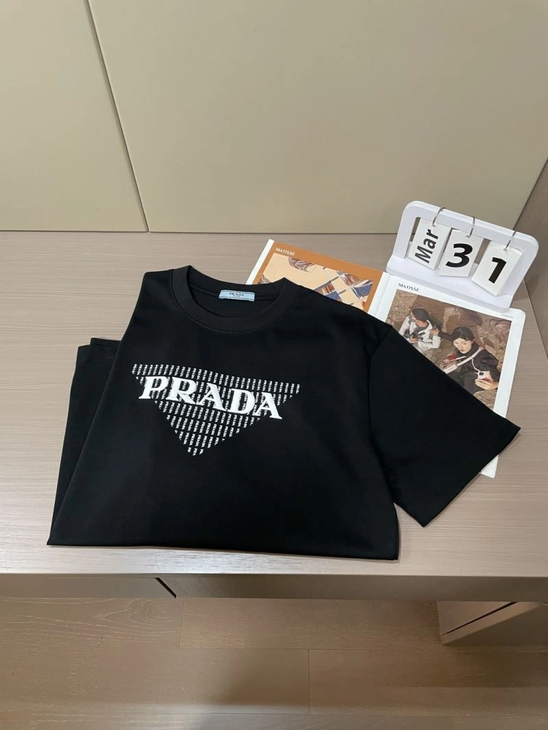 ComfortFit Prada T-Shirts 168609