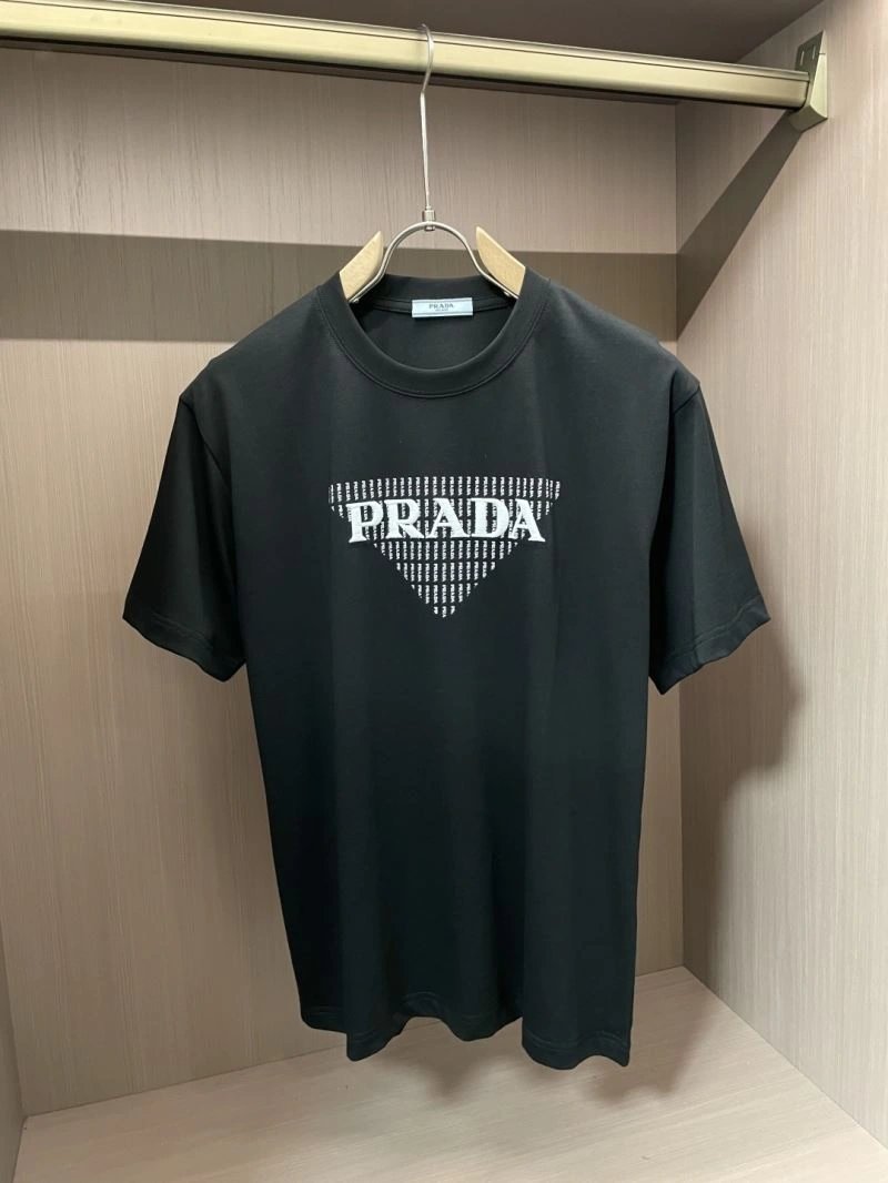 ComfortFit Prada T-Shirts 168609