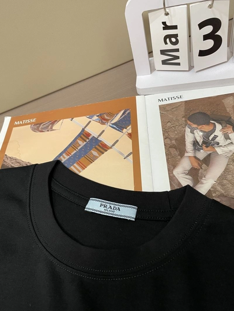 ComfortFit Prada T-Shirts 168609