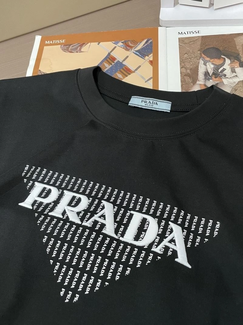 ComfortFit Prada T-Shirts 168609