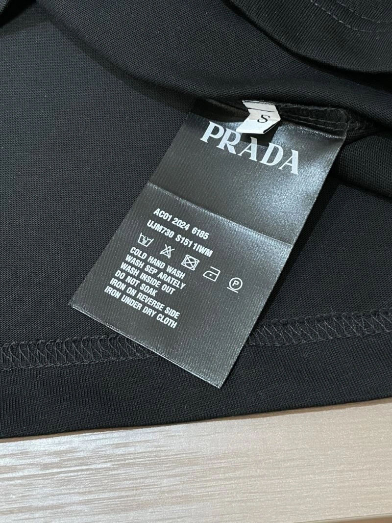 ComfortFit Prada T-Shirts 168609