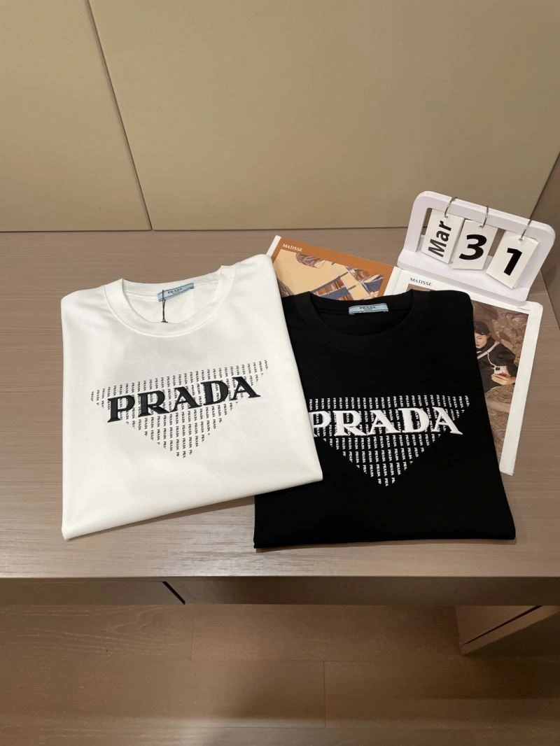 ComfortFit Prada T-Shirts 168609