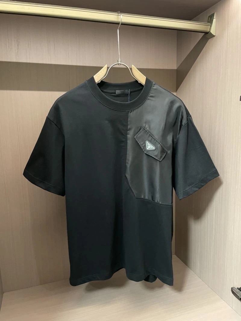 Timeless Prada T-Shirts 168605