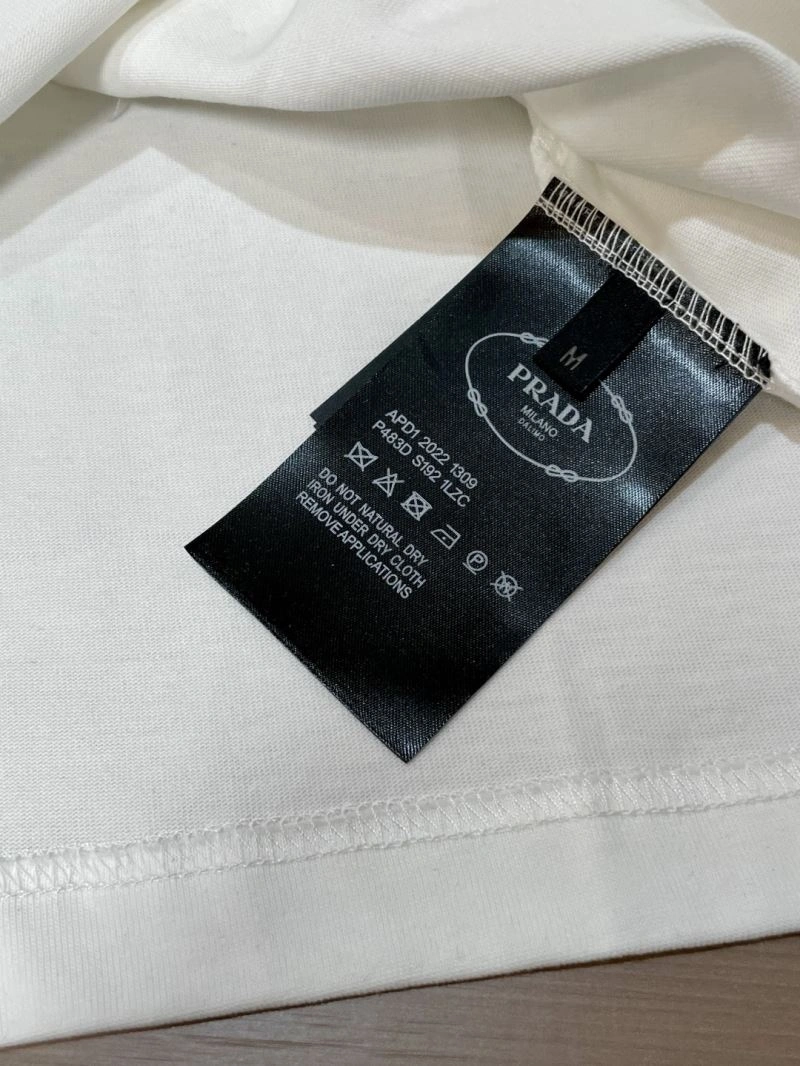 Timeless Prada T-Shirts 168605