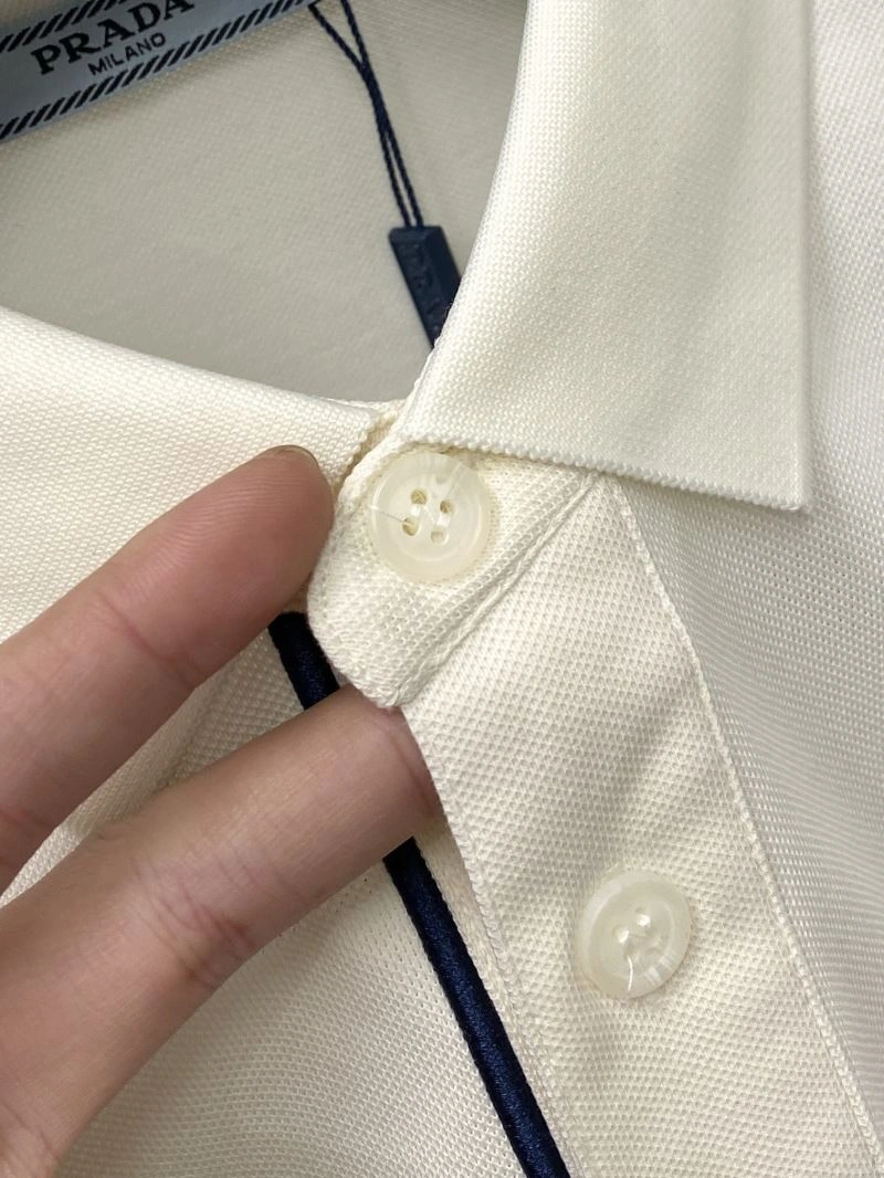 Elegant Prada T-Shirts 168604