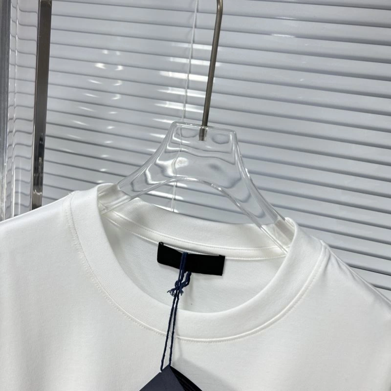 Refined Prada T-Shirts 168595