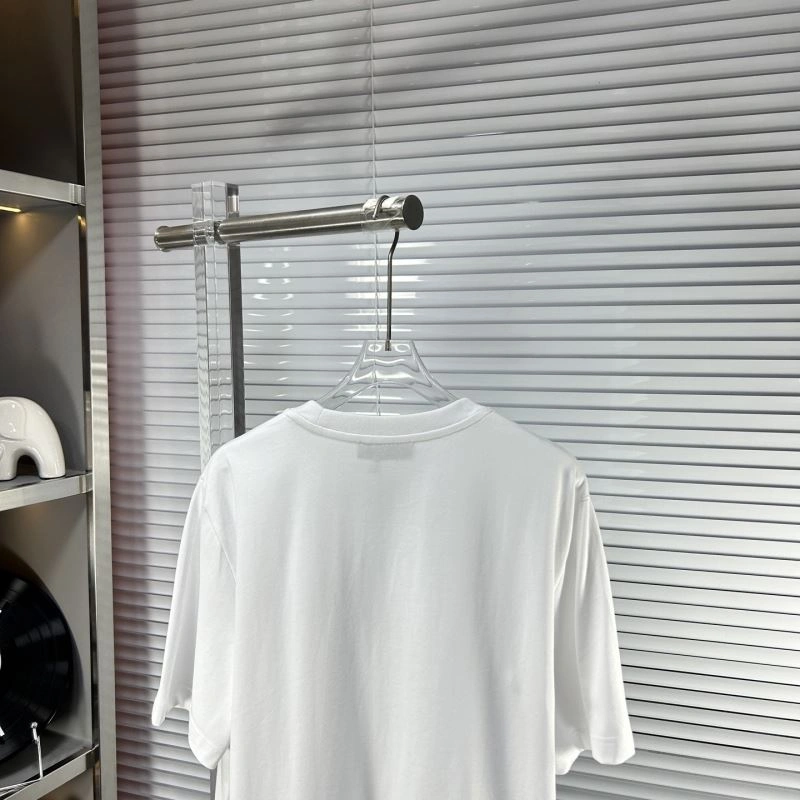 Refined Prada T-Shirts 168595