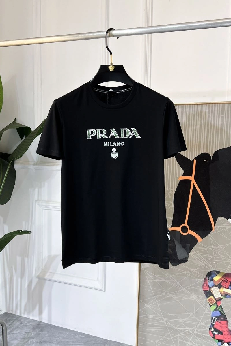 Effortless Prada T-Shirts 168612