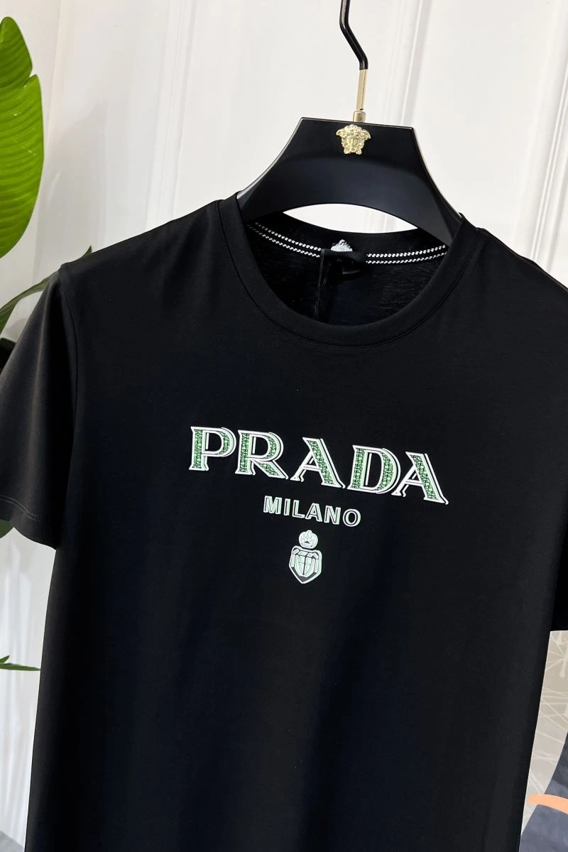 Effortless Prada T-Shirts 168612