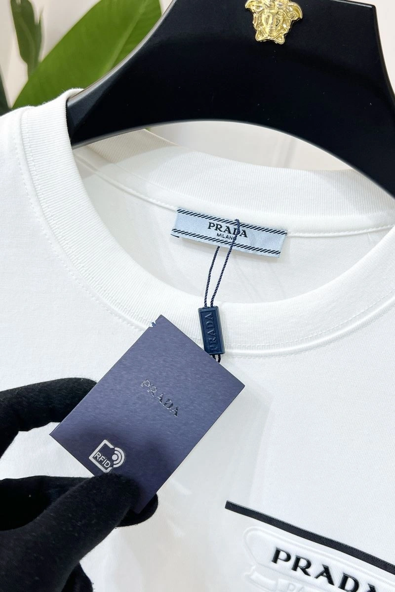 Prada T-Shirts Effortless 168564