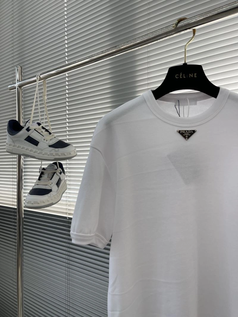 Prada T-Shirts Affordable 168630