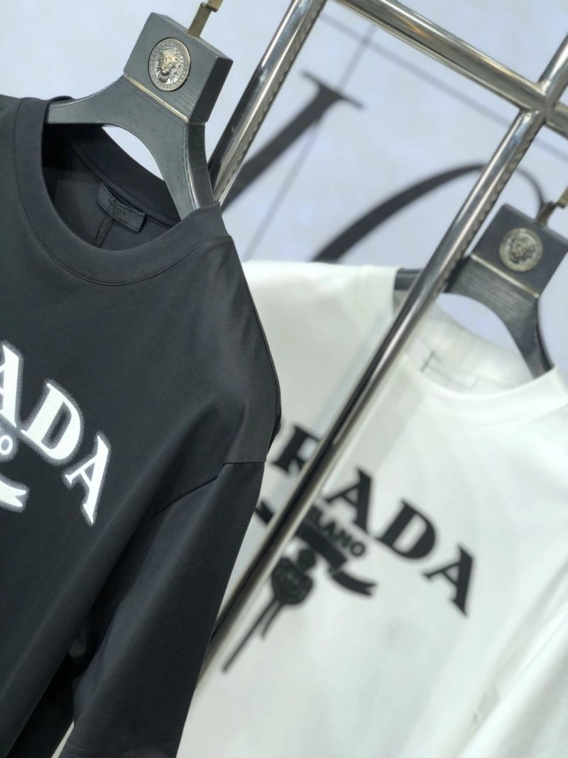 Comfortable Prada T-Shirts 168591