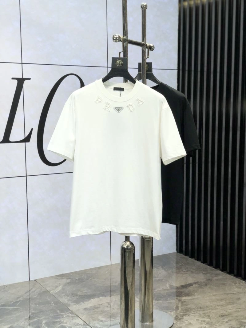 Unisex Prada T-Shirts 168567