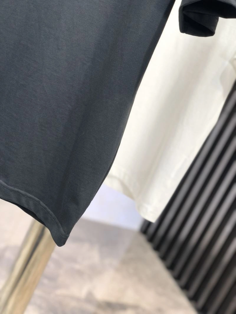 Unisex Prada T-Shirts 168567