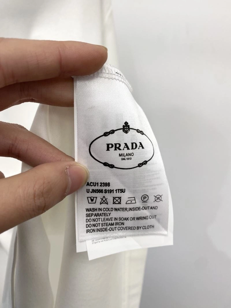 Prada T-Shirts Breathable 168560