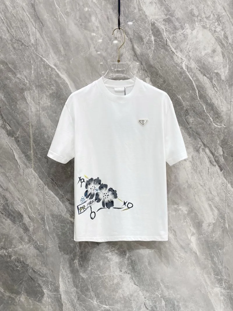 Contemporary Prada T-Shirts 168553