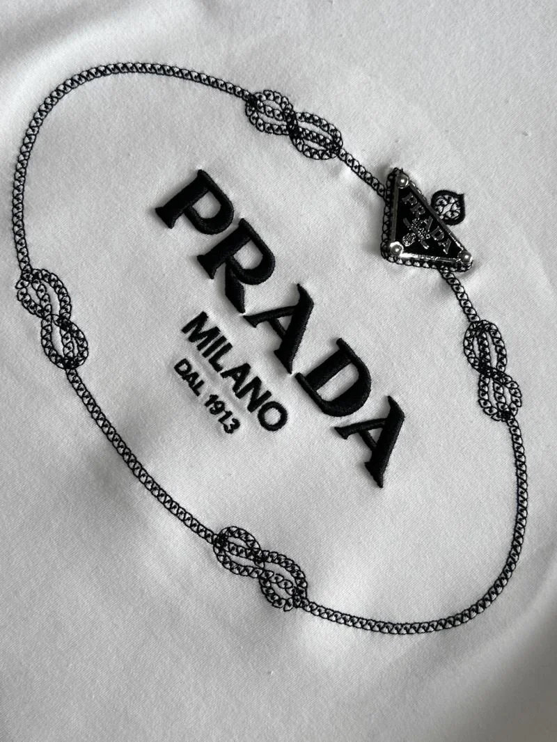 ModernLook Prada T-Shirts 168549