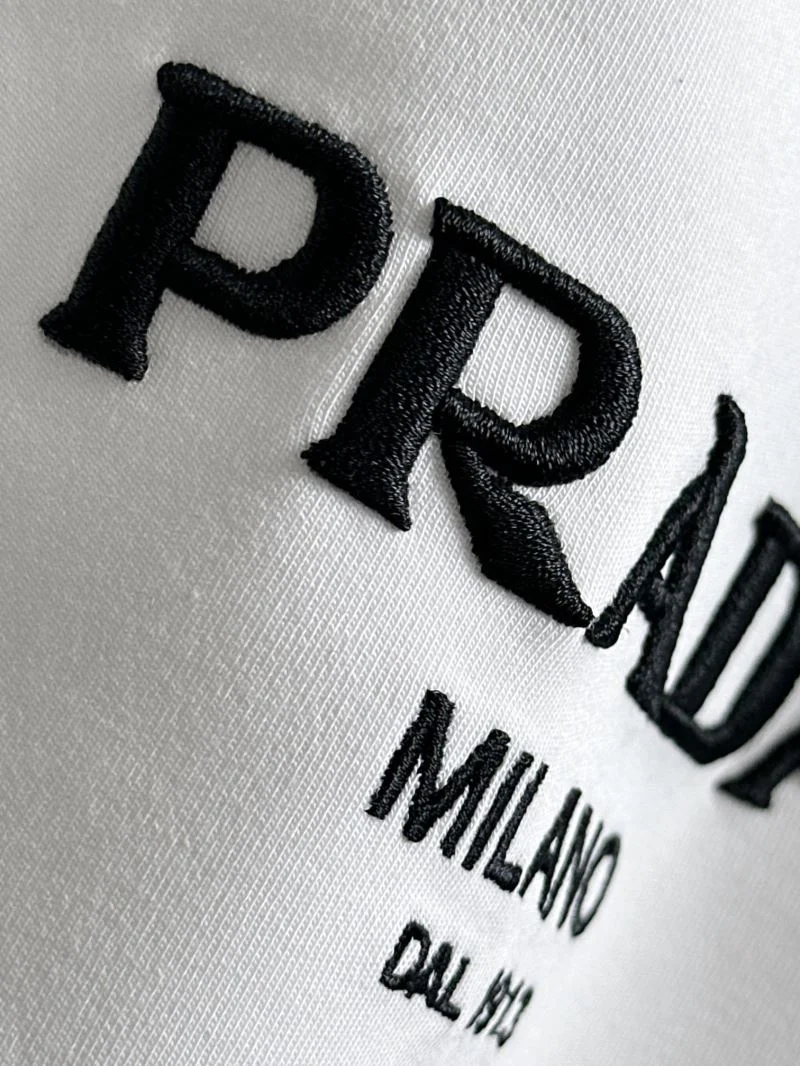 ModernLook Prada T-Shirts 168549