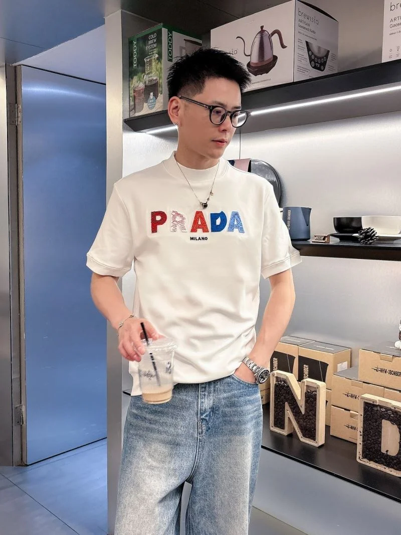 Unique Prada T-Shirts 168546