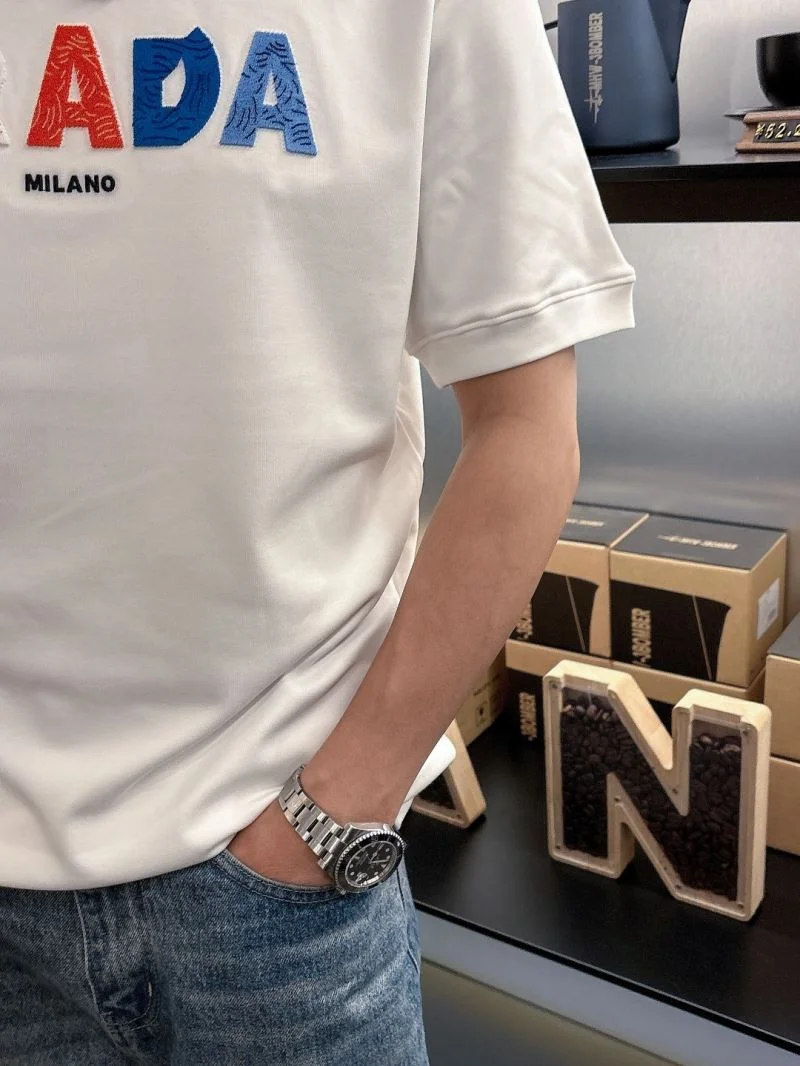 Unique Prada T-Shirts 168546