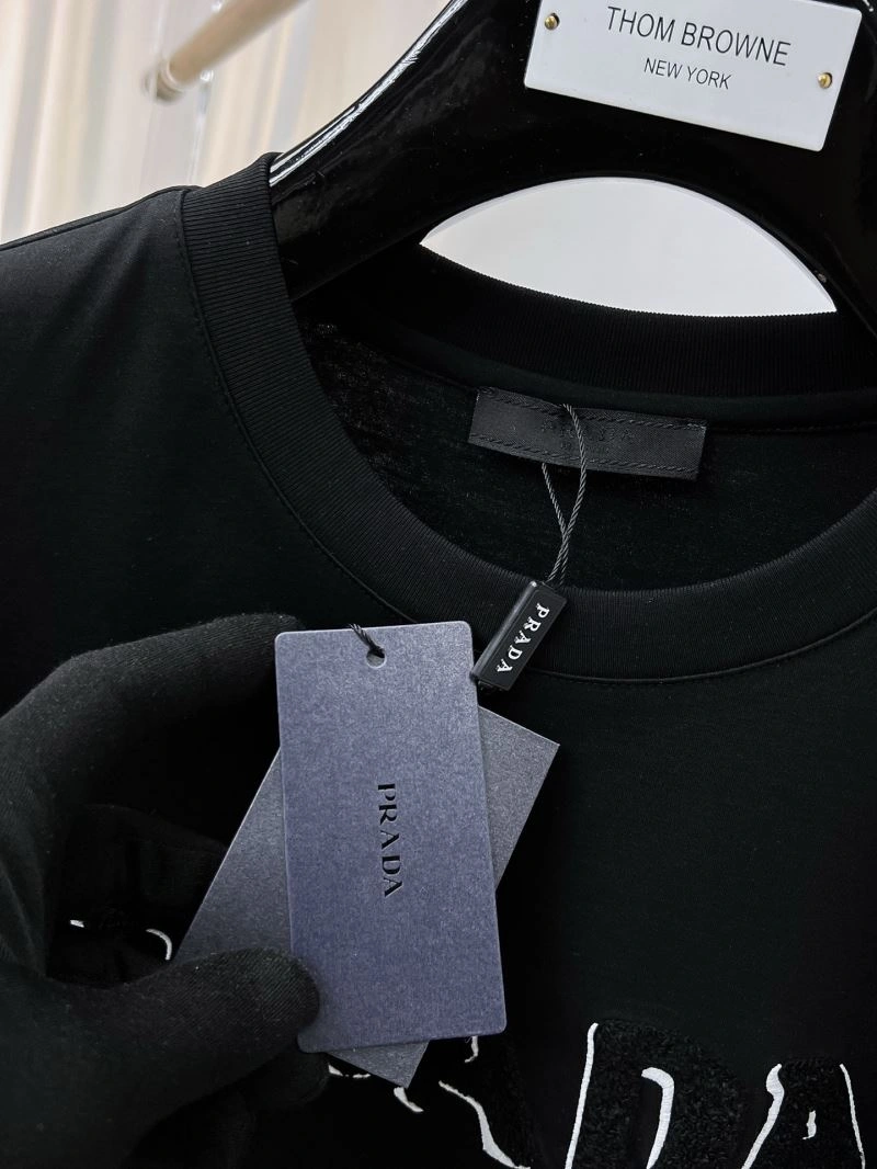 ModernLook Prada T-Shirts 168606