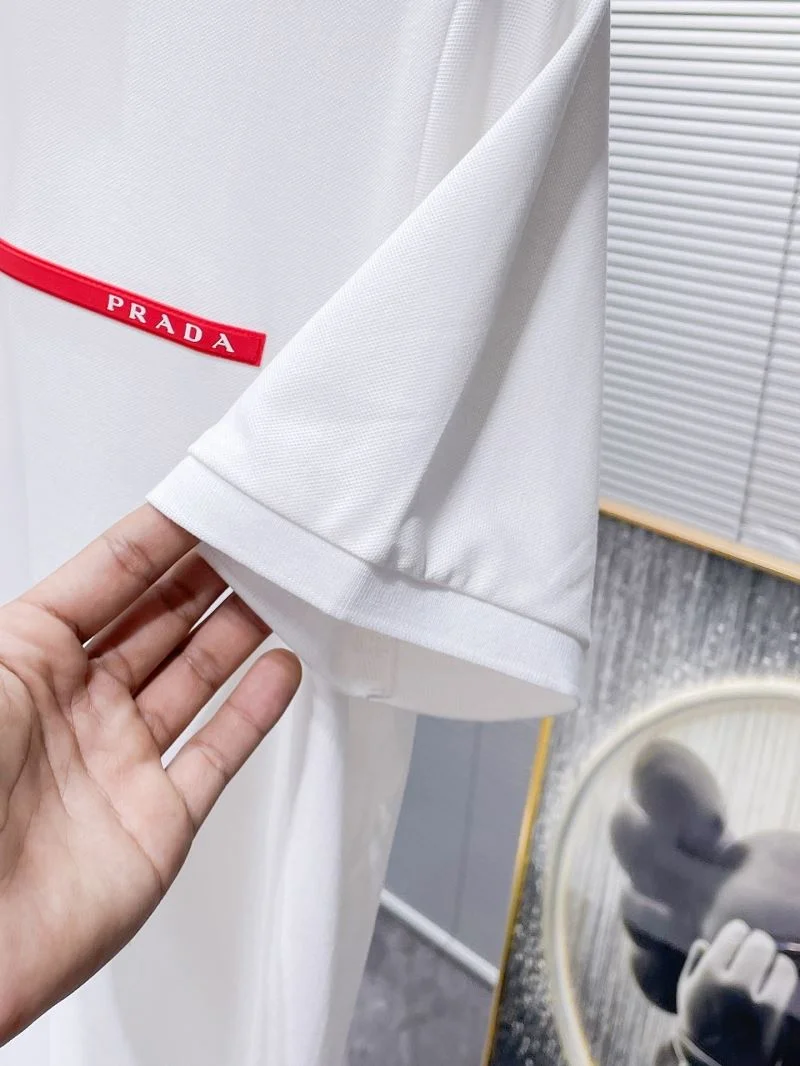 Prada T-Shirts Minimalist 168536