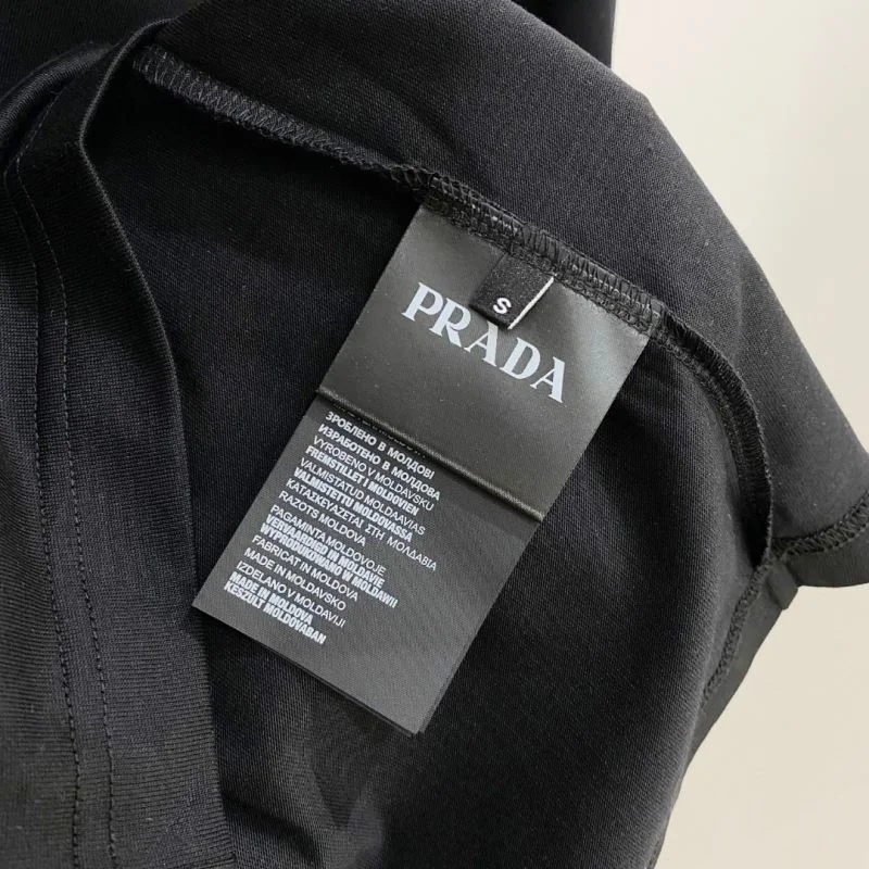 Seasonal Prada T-Shirts 168540
