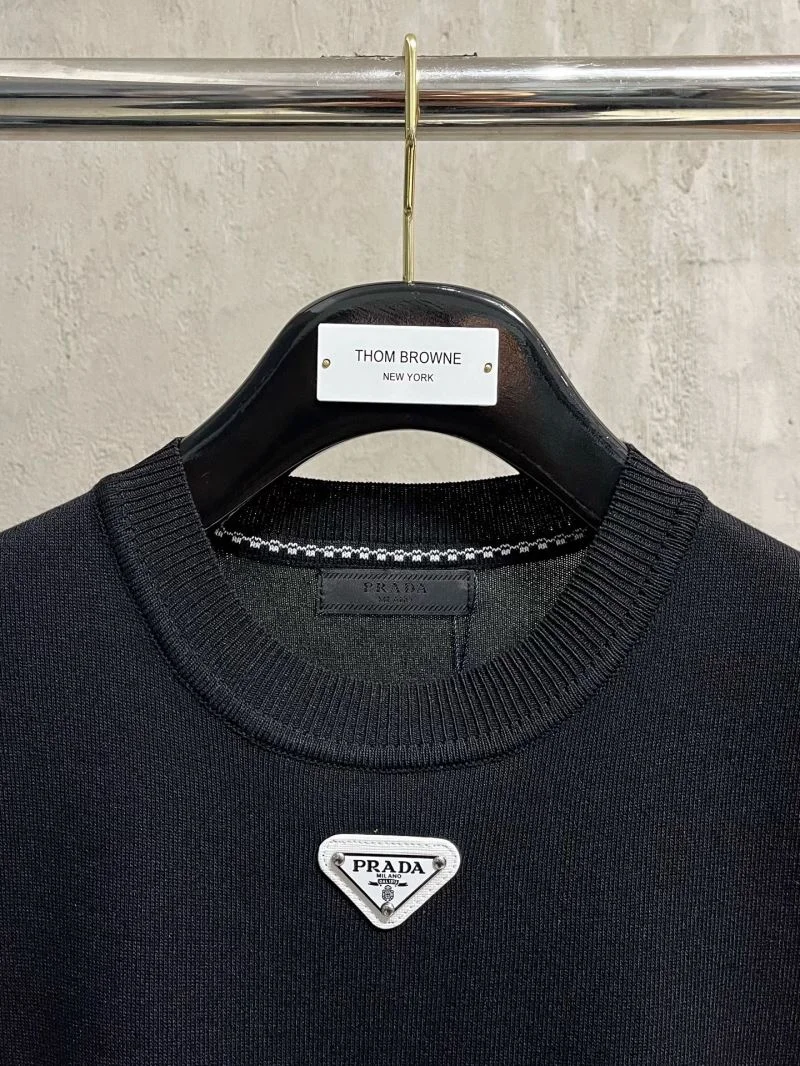 Trendy Prada T-Shirts 168467