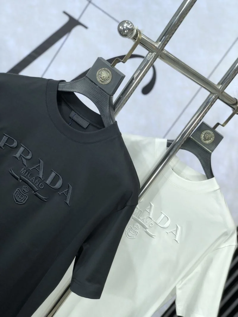 Prada T-Shirts Minimalist 168454