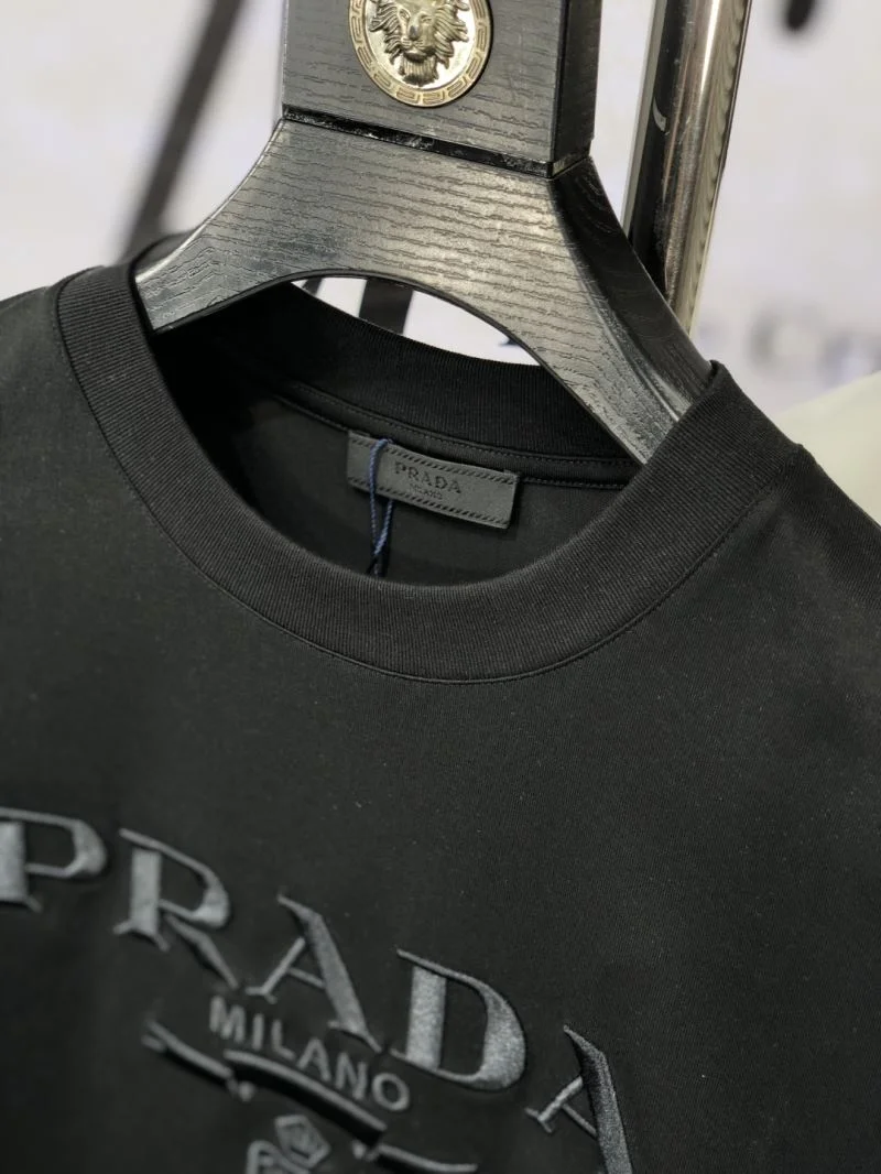 Prada T-Shirts Minimalist 168454