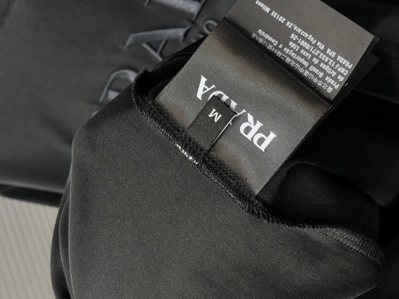 Prada T-Shirts Minimalist 168454
