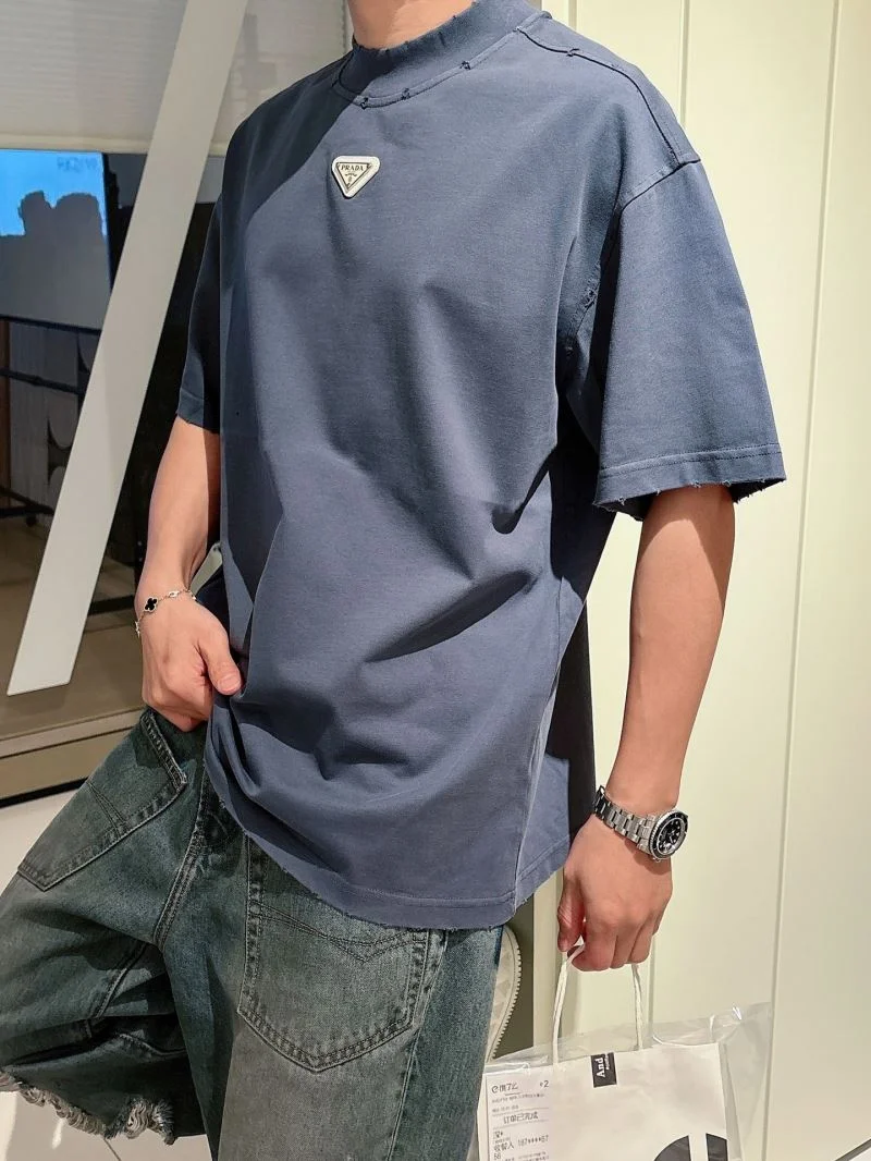 Snug Prada T-Shirts 168448